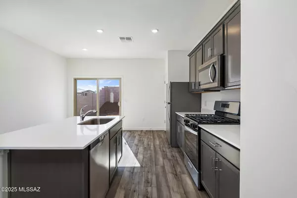 Tucson, AZ 85757,7678 S Wild Prairie Drive