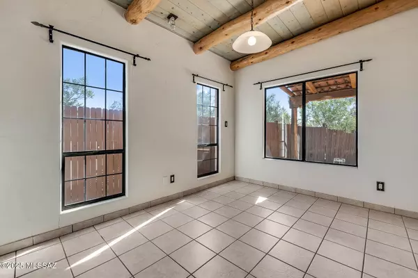 Tucson, AZ 85704,6945 N Oracle Road