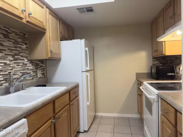 Tucson, AZ 85705,455 W Kelso Street #131