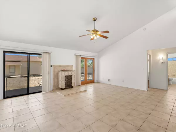 Vail, AZ 85641,1290 N Alderwood Manor Drive