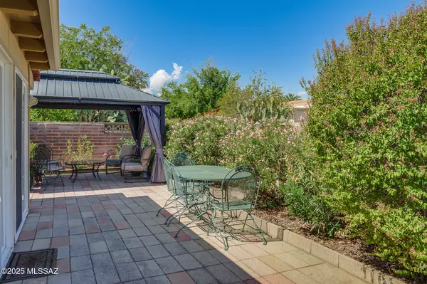 Green Valley, AZ 85614,343 E Las Milpas