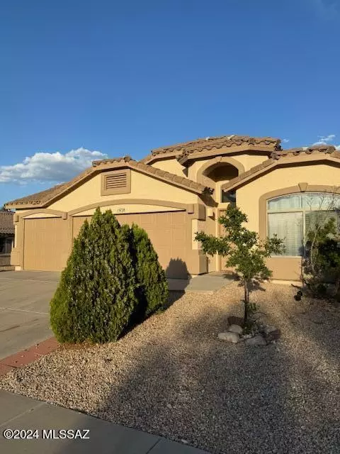 10739 S Van Trap Spring Drive, Vail, AZ 85641