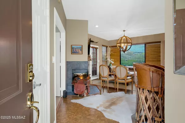 Tucson, AZ 85750,6655 N Canyon Crest Drive #23102