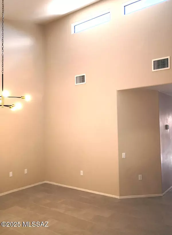 Green Valley, AZ 85614,143 N Crescent Bell Drive