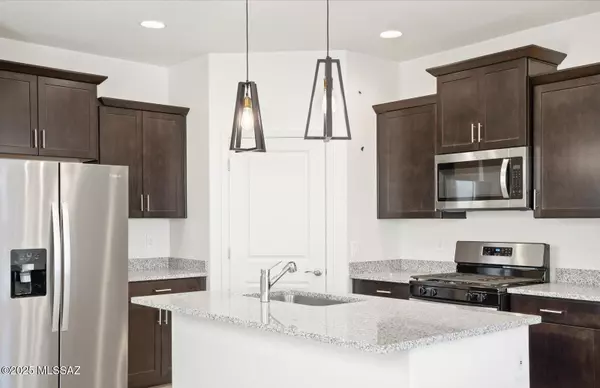 Vail, AZ 85641,7292 S Gray Jay Drive