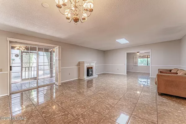 Green Valley, AZ 85622,1689 W Calle Hacienda