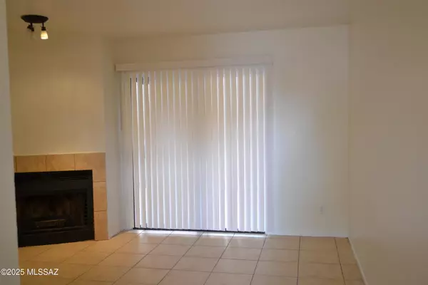 1692 W Park Wood Lane, Tucson, AZ 85746