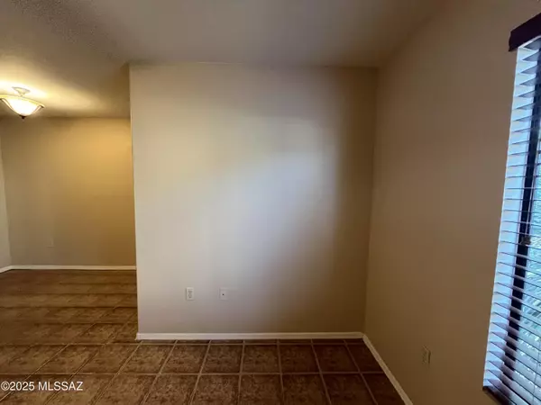 Tucson, AZ 85750,5751 N Kolb Road #11102