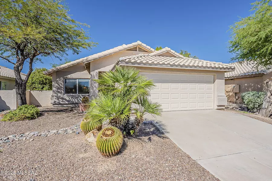 2072 W Double Eagle Drive, Tucson, AZ 85737