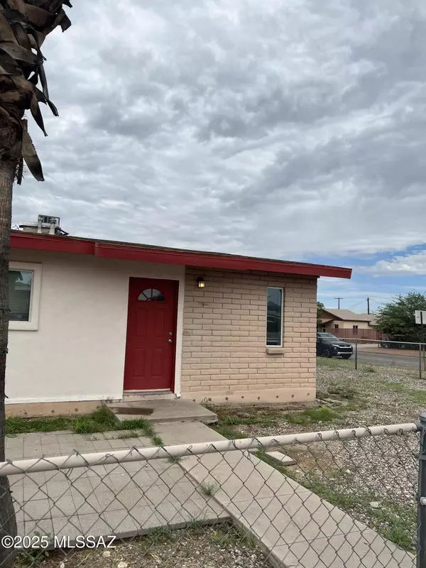 1755 N 4th Avenue, Tucson, AZ 85705
