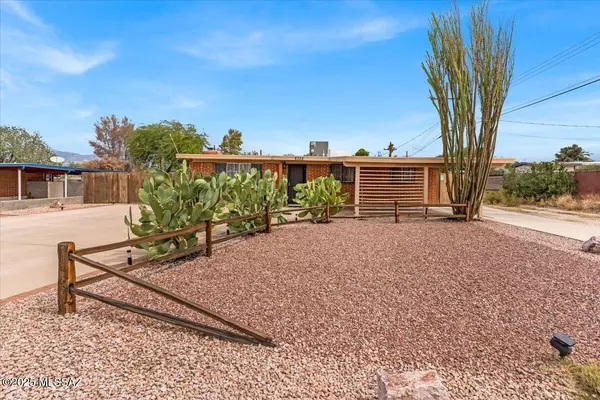 8325 E 18th Street, Tucson, AZ 85710