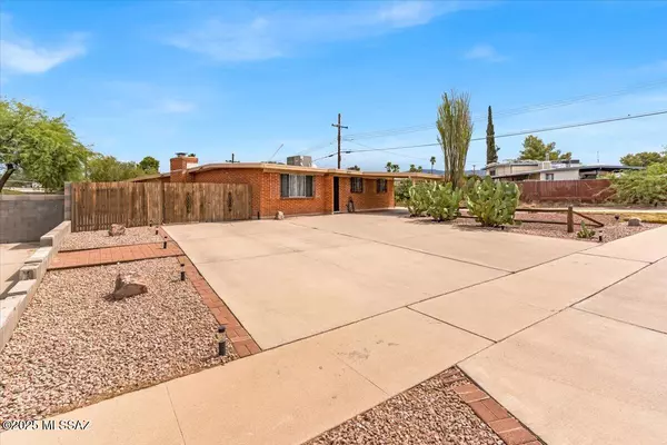 Tucson, AZ 85710,8325 E 18th Street