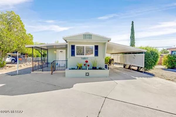 5701 W Flying M Street, Tucson, AZ 85713