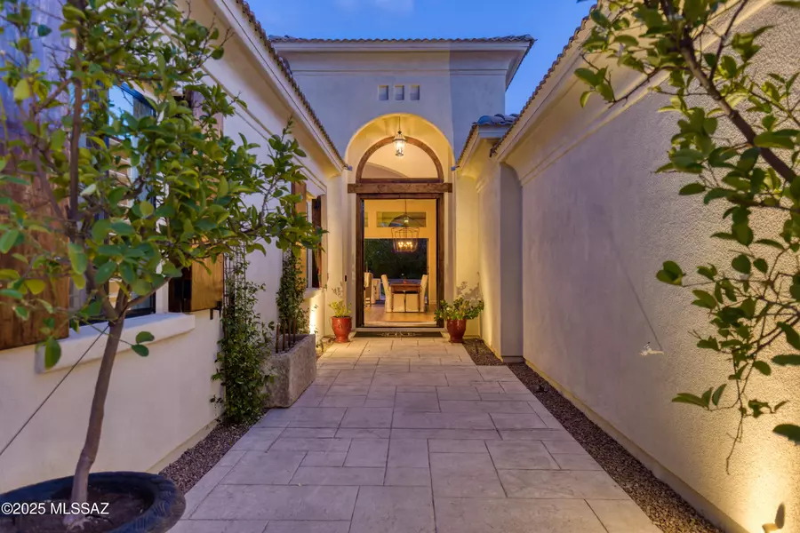 6148 E Coyotes Den Place, Tucson, AZ 85750