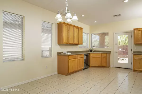 Tucson, AZ 85747,10393 Yew Place