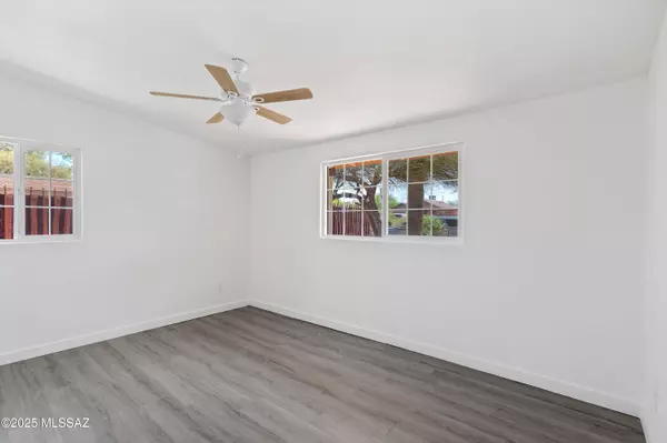 Tucson, AZ 85745,706 N Silverbell Road