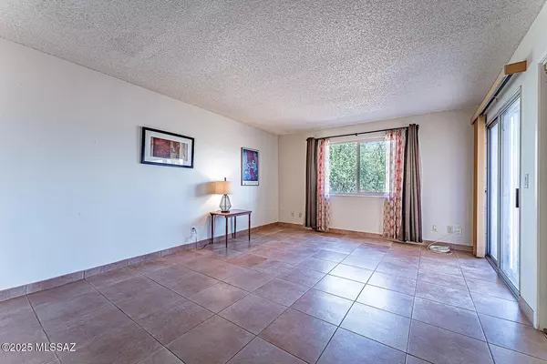 Green Valley, AZ 85614,663 S Los Topacios