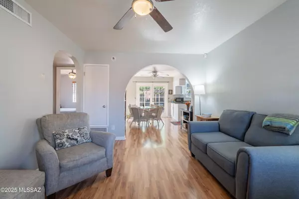 Tucson, AZ 85719,933 E Mesquite Drive