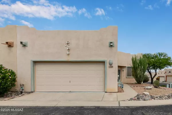 1200 N Chilson Court, Green Valley, AZ 85614