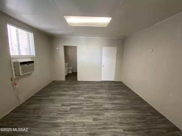 Tucson, AZ 85719,810 E 9th Street #2