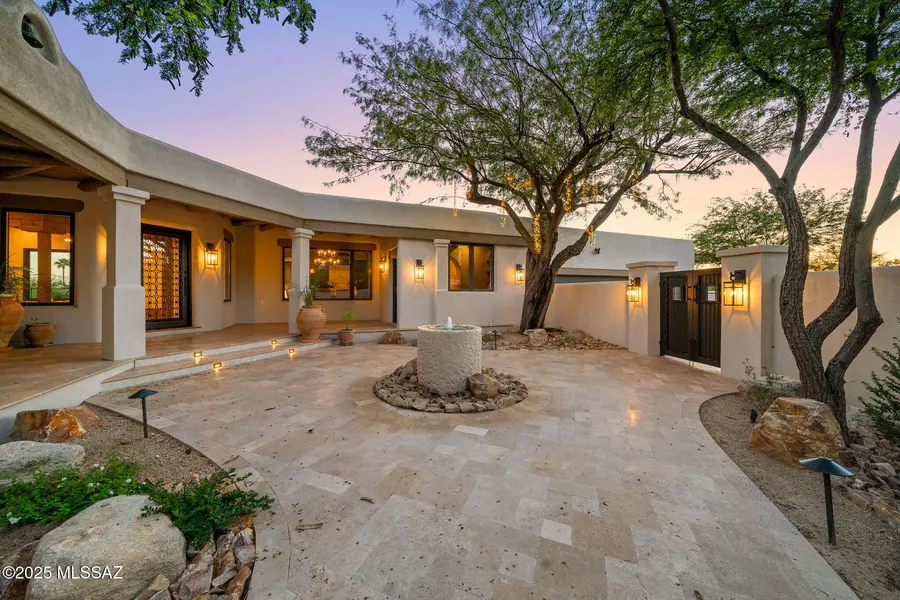 7370 N Catalina Ridge Drive, Tucson, AZ 85718