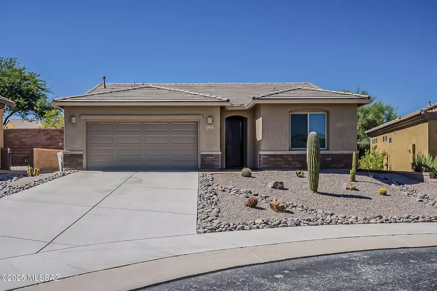 5790 S Lowry Canyon Place, Green Valley, AZ 85622