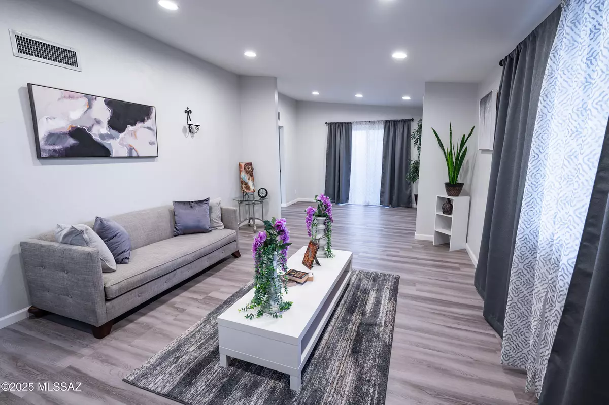 Tucson, AZ 85710,7122 E Eastland Street