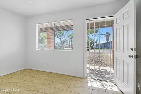 Rio Rico, AZ 85648,422 Via Calandria