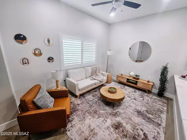 2030 E River Road #201, Tucson, AZ 85718