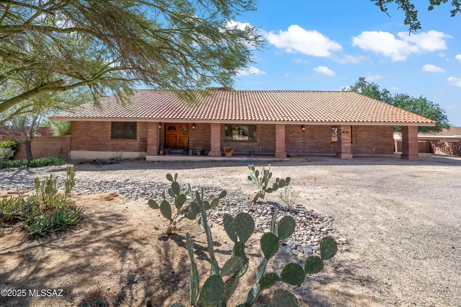 8741 N Chinaberry Way, Tucson, AZ 85742