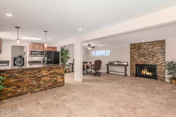 Tucson, AZ 85710,7922 E Eli Place