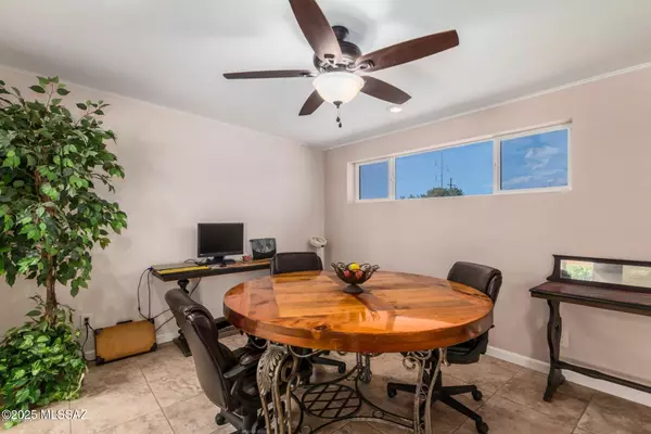 Tucson, AZ 85710,7922 E Eli Place