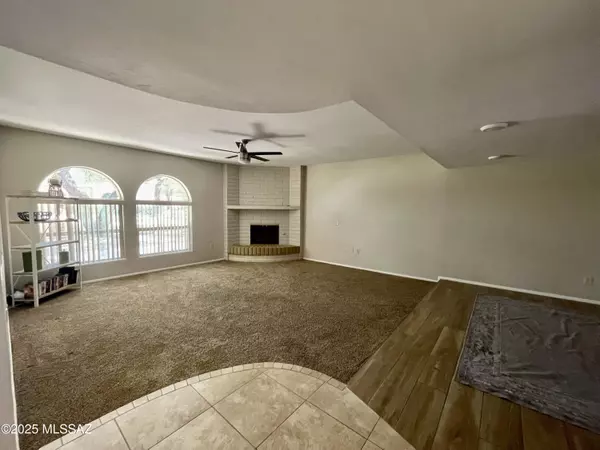 2434 N Shade Tree Circle, Tucson, AZ 85715
