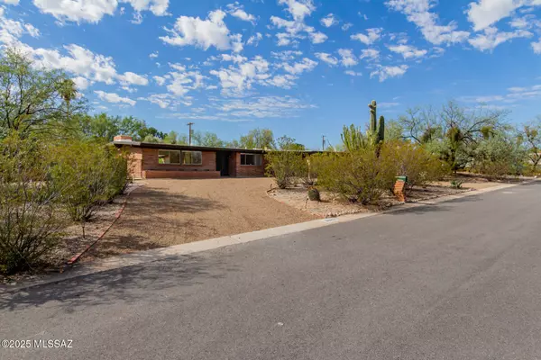 Tucson, AZ 85715,6882 E Mohu Place