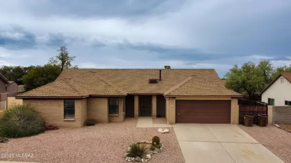 4871 W Condor Drive, Tucson, AZ 85742
