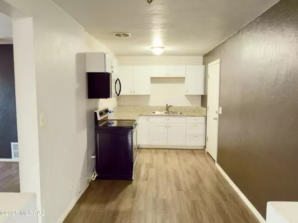 Tucson, AZ 85713,2038 S March Place