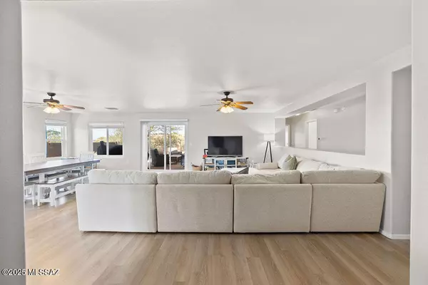 Corona De Tucson, AZ 85641,615 E Sterling Canyon Drive