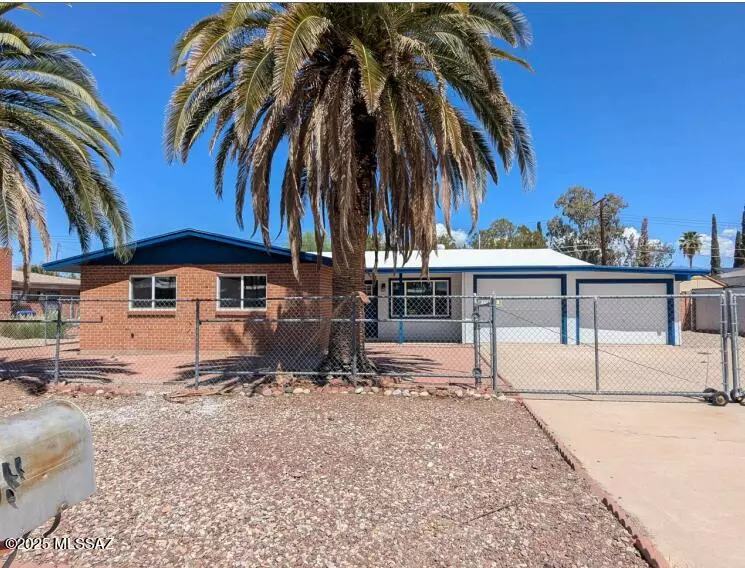 6709 E Calle Luna, Tucson, AZ 85710