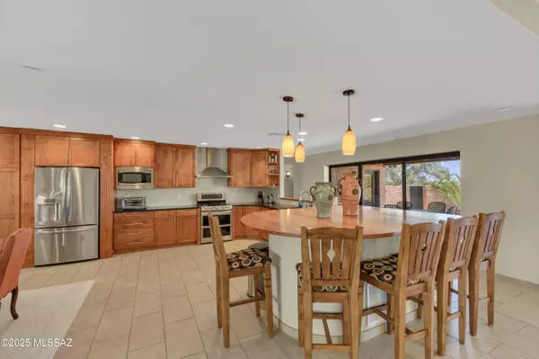 Tucson, AZ 85718,1300 E Via Entrada