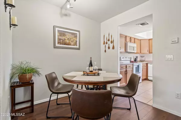 Tucson, AZ 85750,5855 N Kolb Road #1211