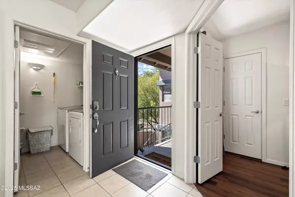 Tucson, AZ 85750,5855 N Kolb Road #1211