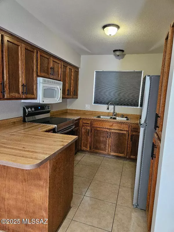Tucson, AZ 85705,2825 N Estrella Avenue #2