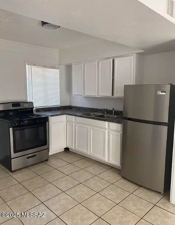 Tucson, AZ 85705,460 E Delano Street #1