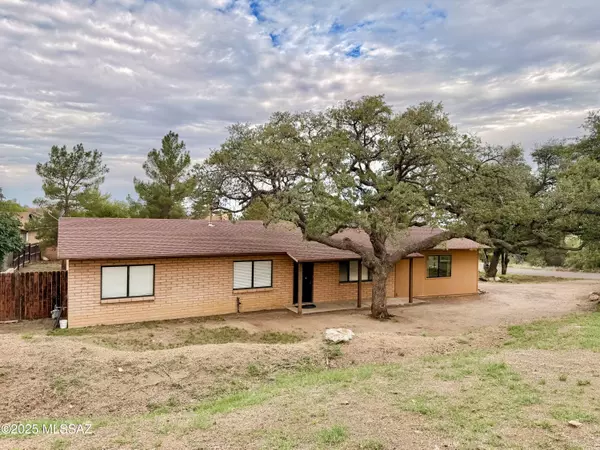 Oracle, AZ 85623,990 N Mountain View Drive