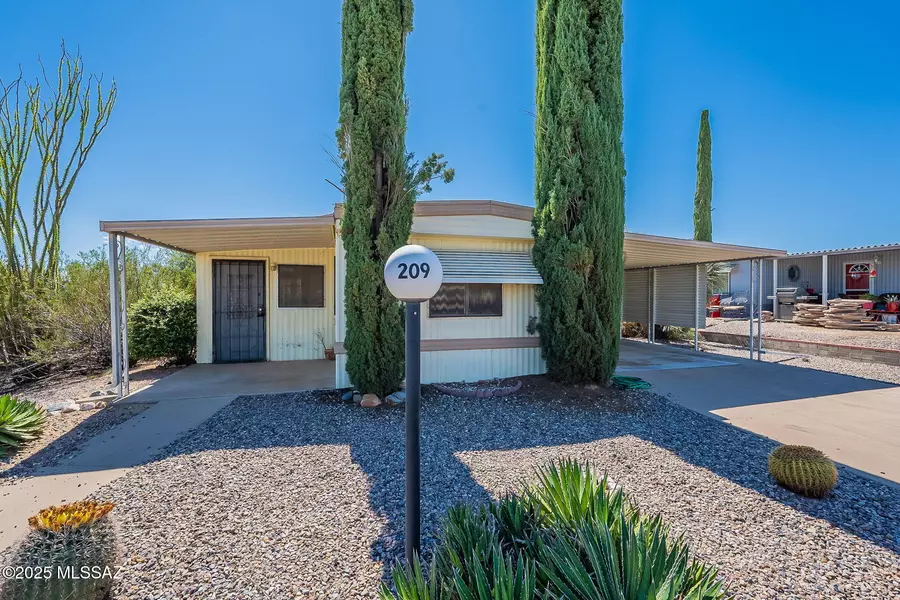 209 W Rama Drive, Green Valley, AZ 85614