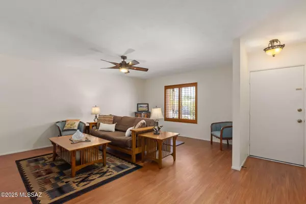 Tucson, AZ 85712,3165 N Vista Del Forte Drive