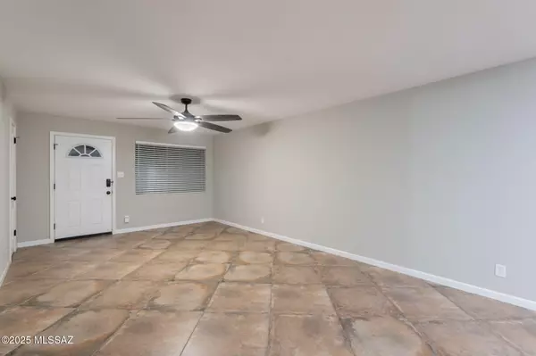 Tucson, AZ 85712,5302 E Peach Street