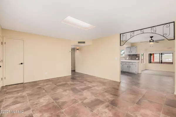 Green Valley, AZ 85614,116 E La Soledad