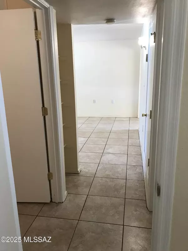 Tucson, AZ 85745,350 N Silverbell Road #106