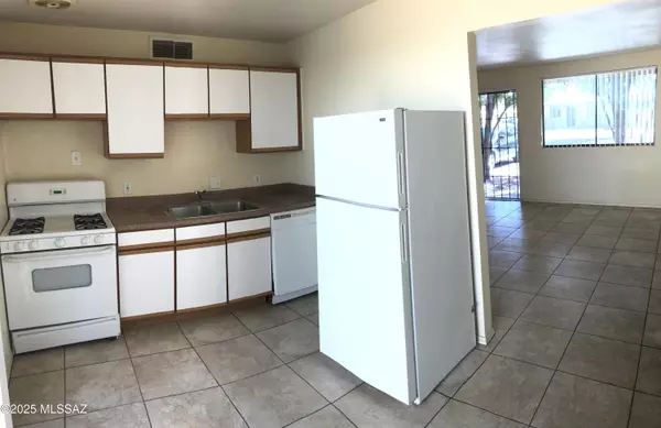 Tucson, AZ 85745,350 N Silverbell Road #106